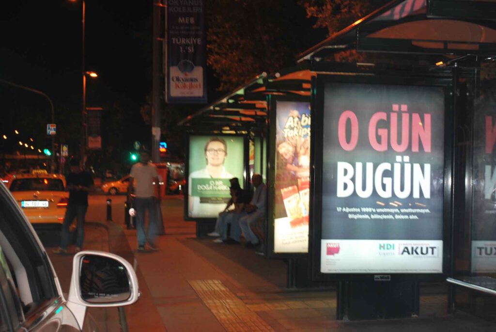 Billboard Baski Citylight Kagit Baski Ucuz Raket Baski